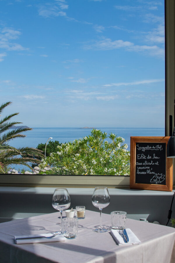 Hotel restaurant vue sur mer à Perros Guirec en Bretagne