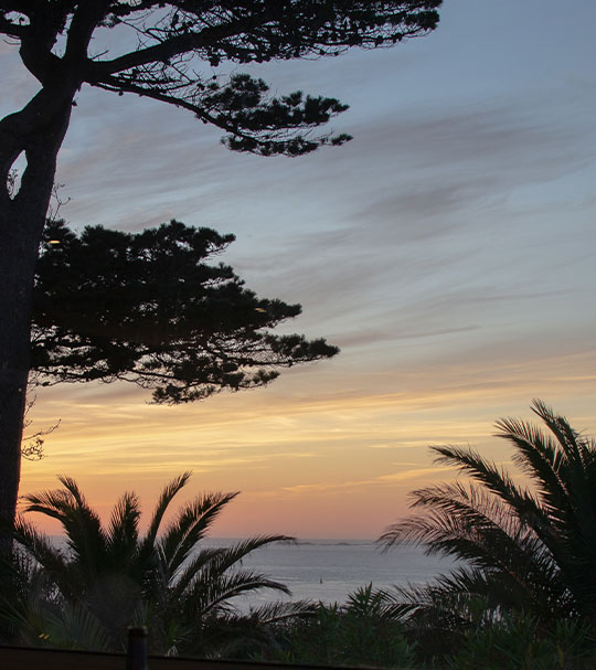 coucher de soleil depuis notre salle de restaurant vue sur mer à Perros Guirec
